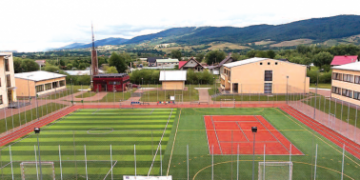 Gazonul Artificial Hattrick Sport pe stadion, dar și acasă!