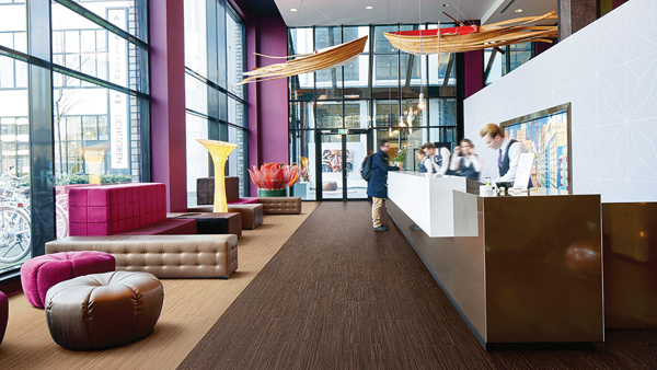 Pardoselile Forbo Flooring Systems funcționalitate și design pentru orice interior