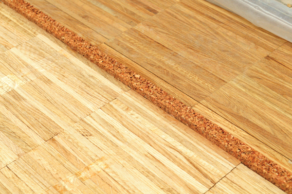 Cum curățăm, întreținem și păstrăm o pardoseală din lemn