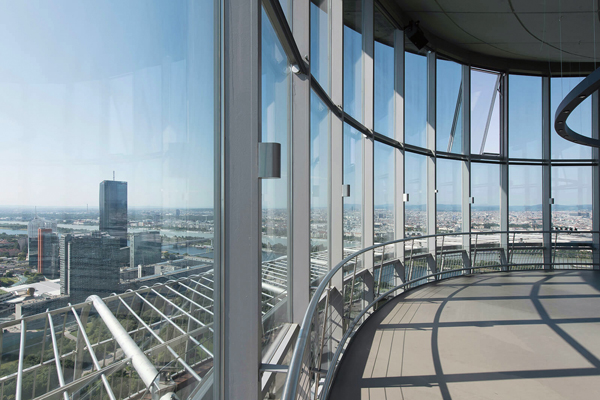 Turn Observator Donauturm Viena