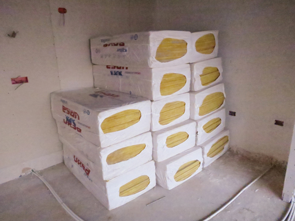 Vata minerală de sticlă URSA protejează pardoselile