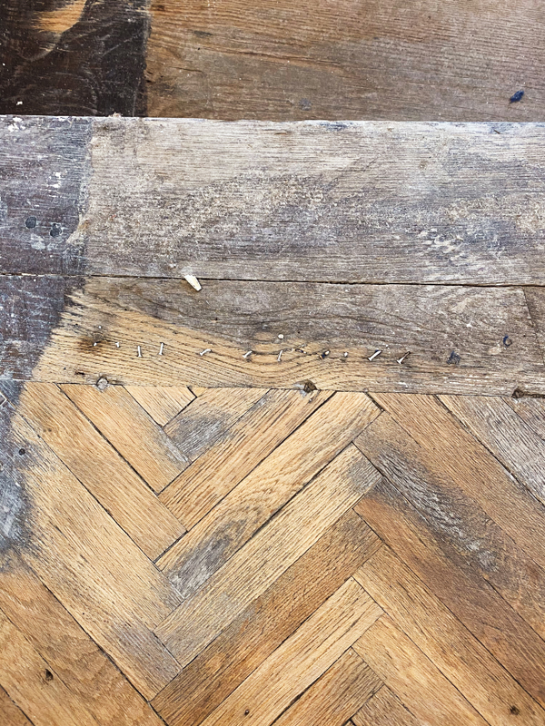 Înlocuirea pardoselilor din clădirile situate în zone protejate Singuri sau împreună cu vecinii?