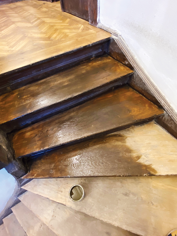 Înlocuirea pardoselilor din clădirile situate în zone protejate Singuri sau împreună cu vecinii?