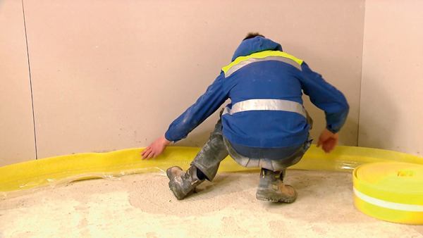 Vata minerală de sticlă URSA protejează pardoselile