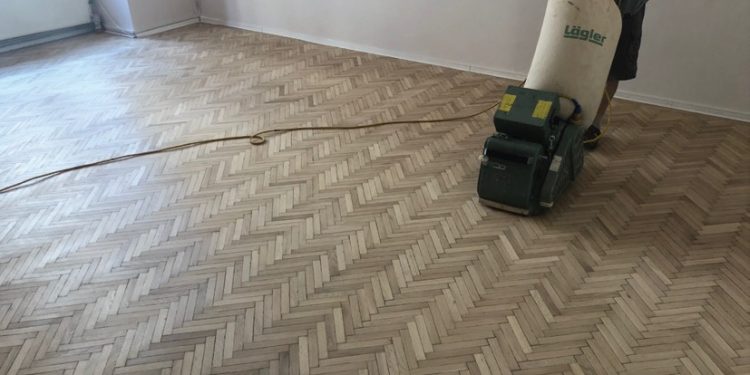 Siguranța muncii montatorilor de pardoseli (I)